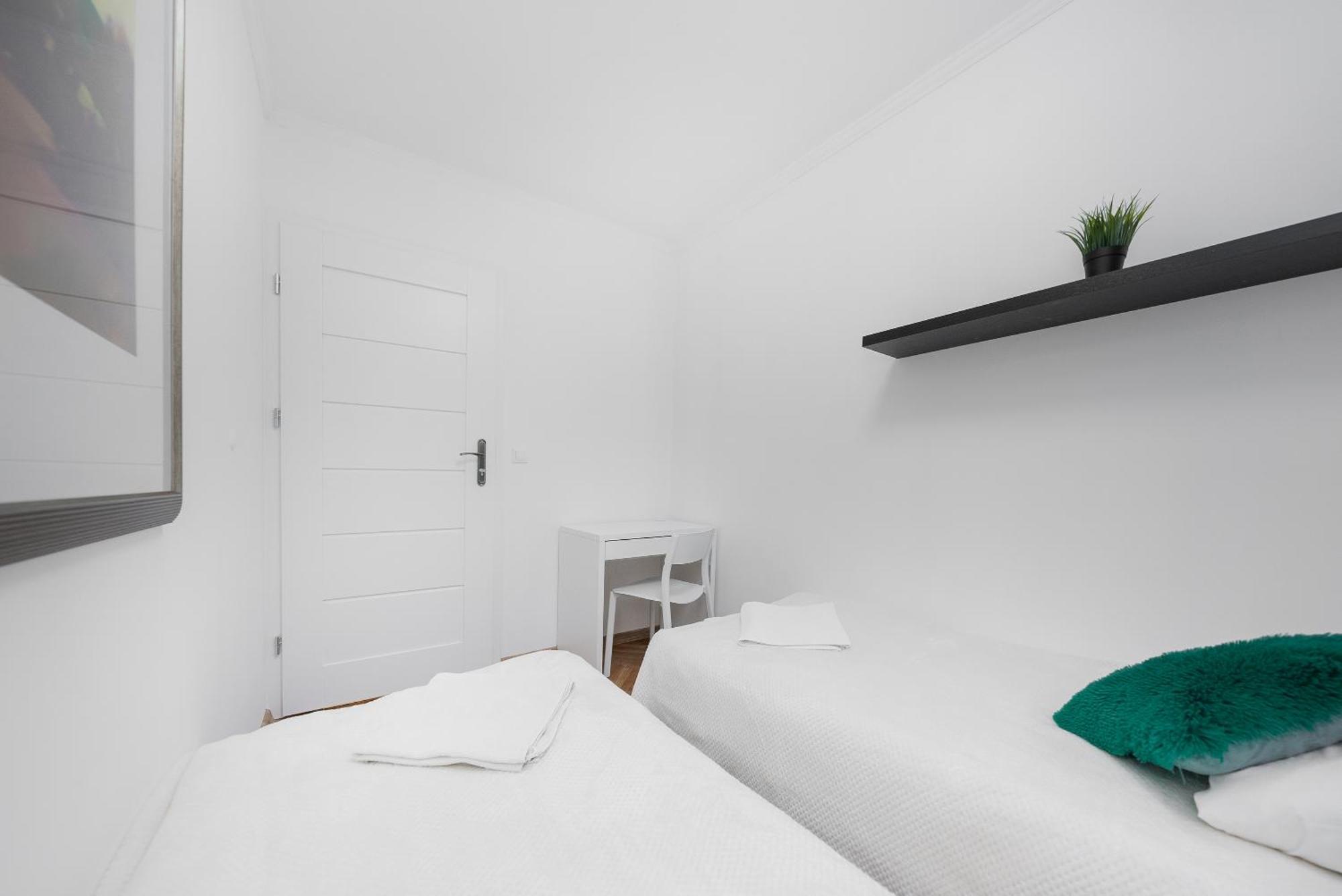 Mgr Pokoje W Samym Centrum Warszawy By Metro Rondo Onz - Super Bed Year23 Warsaw Exterior photo